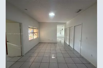 1090 NW 128th Ct, Miami, FL 33182 - Photo 6