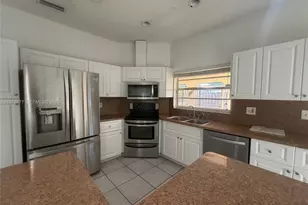 1090 NW 128th Ct, Miami, FL 33182 - Photo 16