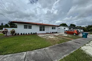 3340 SW 94th Pl, Miami, FL 33165 - Photo 2