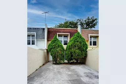 6252 Highland Ct, North Lauderdale, FL 33068 - Photo 2