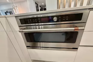 900 Bay Dr, Miami Beach, FL 33141 - Photo 8