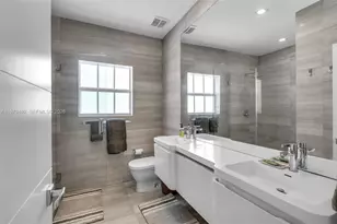 707 W 54th St, Miami Beach, FL 33140 - Photo 24