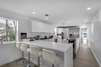 707 W 54th St, Miami Beach, FL 33140 - Photo 12