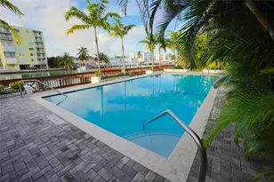 7950 Tatum Waterway Dr, Miami Beach, FL 33141 - Photo 4