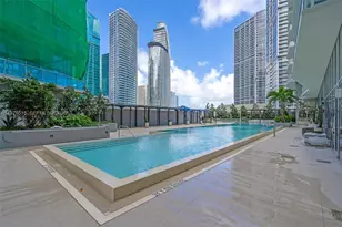 77 SE 5th St, Miami, FL 33131 - Photo 36