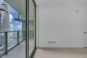 77 SE 5th St, Miami, FL 33131 - Photo 20