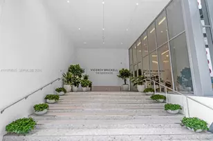 77 SE 5th St, Miami, FL 33131 - Photo 2