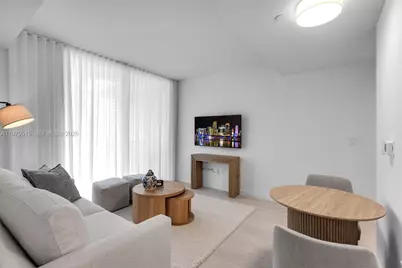77 SE 5th St #2405, Miami, FL 33131 - Photo 12