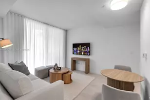 77 SE 5th St, Miami, FL 33131 - Photo 12