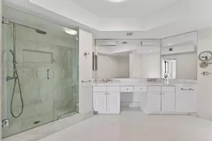 3600 Yacht Club Dr, Aventura, FL 33180 - Photo 16