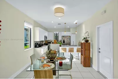 4426 NW 83rd Pkwy #., Doral, FL 33166 - Photo 10