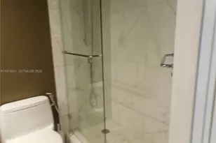 5401 Collins Ave, Miami Beach, FL 33140 - Photo 18