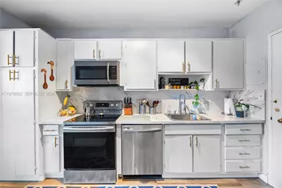 5055 Collins Ave #5N, Miami Beach, FL 33140 - Photo 6