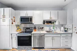 5055 Collins Ave, Miami Beach, FL 33140 - Photo 6