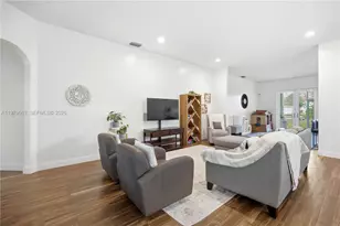 2615 SE 5th Ct, Homestead, FL 33033 - Photo 4