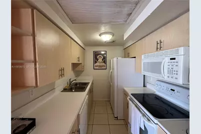 1185 Marseille Dr #309, Miami Beach, FL 33141 - Photo 4