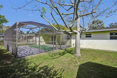 19830 SW 92nd Ave, Cutler Bay, FL 33157 - Photo 16