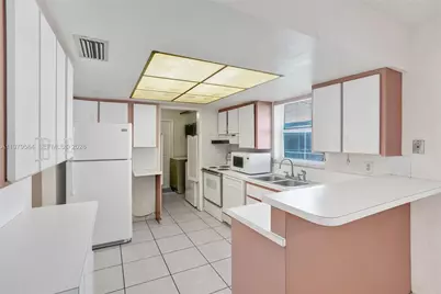 19830 SW 92nd Ave, Cutler Bay, FL 33157 - Photo 2