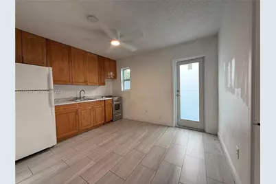 7550 NW 2nd Ter #7550, Miami, FL 33126 - Photo 4