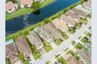 11826 SW 13th Ct, Pembroke Pines, FL 33025 - Photo 54