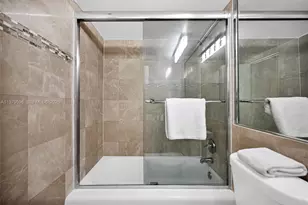 5225 Collins Ave, Miami Beach, FL 33140 - Photo 24