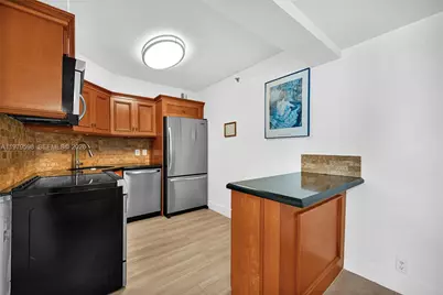 5225 Collins Ave #1214, Miami Beach, FL 33140 - Photo 16