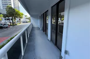 20505 E Country Club Dr, Aventura, FL 33180 - Photo 14