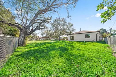 1735 NW 84th St, Miami, FL 33147 - Photo 22
