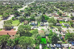 1735 NW 84th St, Miami, FL 33147 - Photo 24