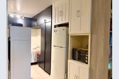 2445 Lake Pancoast Dr #7, Miami Beach, FL 33140 - Photo 14