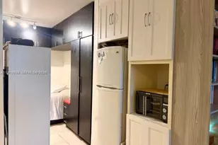 2445 Lake Pancoast Dr, Miami Beach, FL 33140 - Photo 14