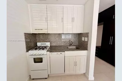2445 Lake Pancoast Dr #7, Miami Beach, FL 33140 - Photo 16