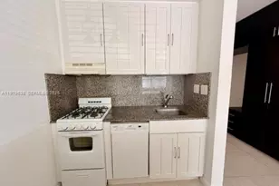 2445 Lake Pancoast Dr, Miami Beach, FL 33140 - Photo 16