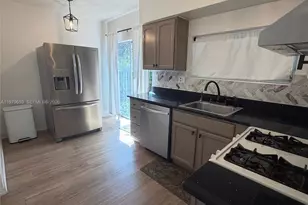 8370 NW 26th St, Sunrise, FL 33322 - Photo 34