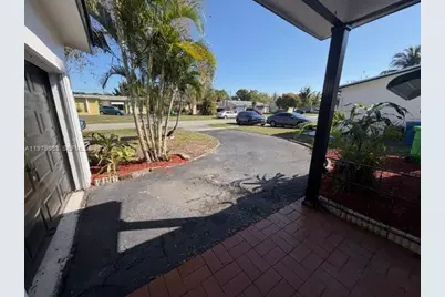 8370 NW 26th St, Sunrise, FL 33322 - Photo 22