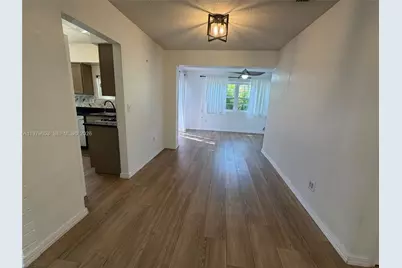 8370 NW 26th St, Sunrise, FL 33322 - Photo 32