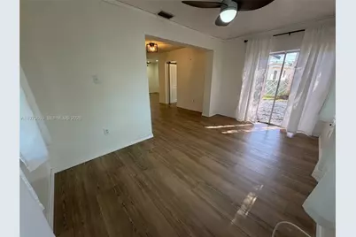 8370 NW 26th St, Sunrise, FL 33322 - Photo 40