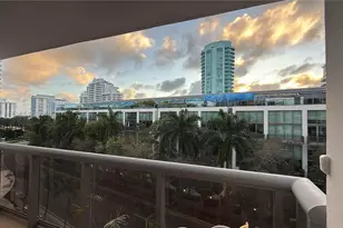 6039 Collins Ave, Miami Beach, FL 33140 - Photo 1