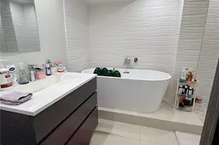 6039 Collins Ave, Miami Beach, FL 33140 - Photo 6