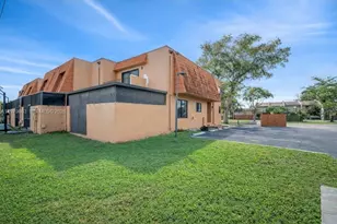 1451 NW 92nd Ave, Pembroke Pines, FL 33024 - Photo 56