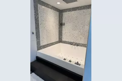 200 Biscayne Boulevard Way #3711, Miami, FL 33131 - Photo 10