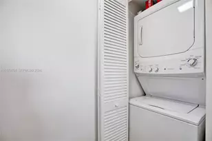 31 SE 5th St, Miami, FL 33131 - Photo 18