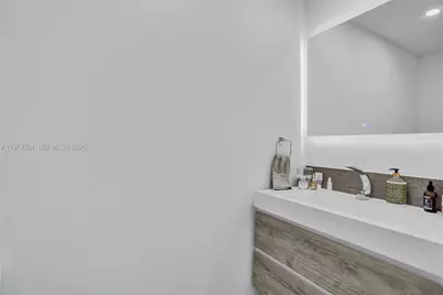 31 SE 5th St #4112, Miami, FL 33131 - Photo 42