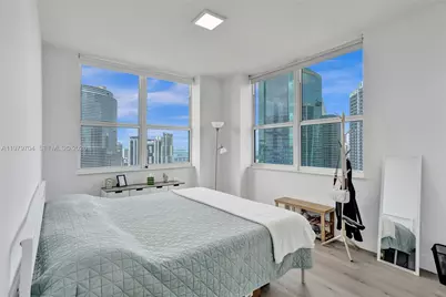 31 SE 5th St #4112, Miami, FL 33131 - Photo 36