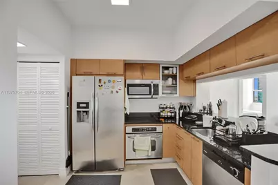 31 SE 5th St #4112, Miami, FL 33131 - Photo 18