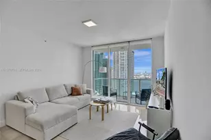 31 SE 5th St, Miami, FL 33131 - Photo 10