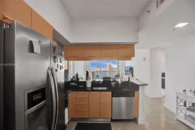 31 SE 5th St #4112, Miami, FL 33131 - Photo 6