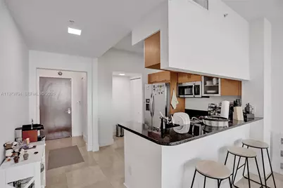 31 SE 5th St #4112, Miami, FL 33131 - Photo 16