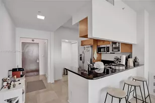 31 SE 5th St, Miami, FL 33131 - Photo 16