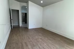 2010 SE 14th St, Homestead, FL 33035 - Photo 8